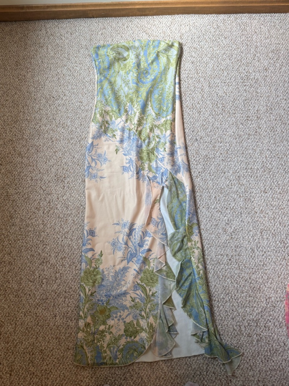 Strapless silky dress - Picture 2 of 5